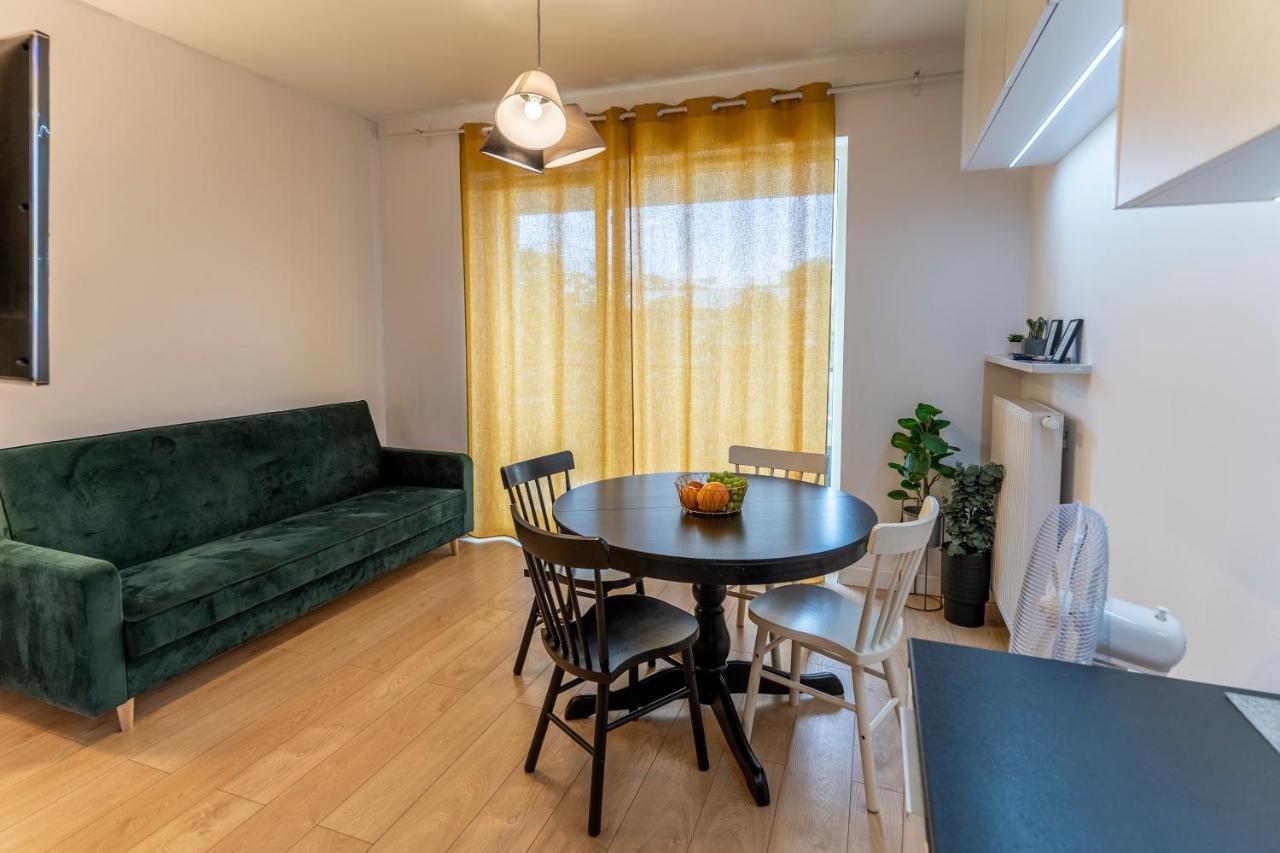 First -- Green Zoliborz Apartment 2 Warszawa Eksteriør billede