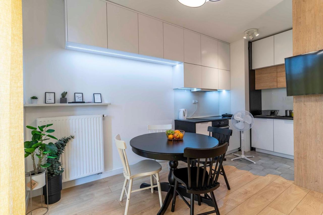 First -- Green Zoliborz Apartment 2 Warszawa Eksteriør billede